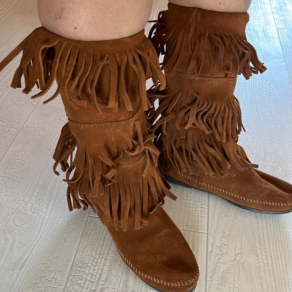 Minnetonka leather moccasin boots